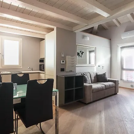 Sant'orsola Apartment *